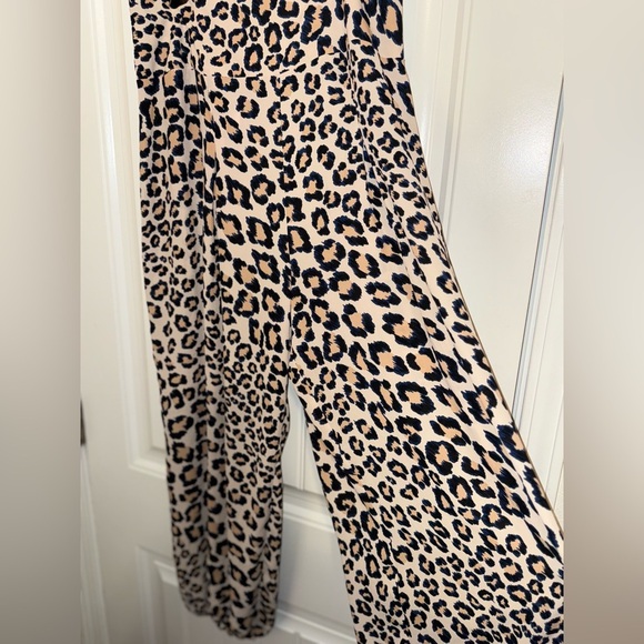 Victoria's Secret Wide Leg Tan and Black Jumpsuit - Picture 4 of 12